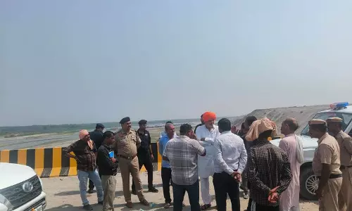 Haryana : कृषि मंत्री ने निर्माणाधीन पुल का निरीक्षण किया Haryana : कृषि मंत्री ने निर्माणाधीन पुल का निरीक्षण किया