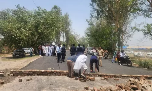 Haryana :  हाईवे पर भूमि विवाद, व्यक्ति ने सड़क पर दीवार बनाने की कोशिश की