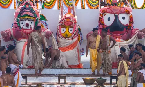 Snaana Purnima : भगवान जगन्नाथ और उनके भाईयों का पुरी में पवित्र स्नान अनुष्ठान सम्पन्न