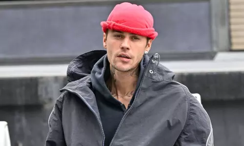 Justin Bieber ने फैन के दादाजी से कहा, अपने बारे में चिंता करो Justin Bieber ने फैन के दादाजी से कहा, अपने बारे में चिंता करो