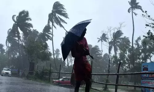Kerala : राज्य में आज अलग-अलग स्थानों पर भारी बारिश की संभावना Kerala : राज्य में आज अलग-अलग स्थानों पर भारी बारिश की संभावना