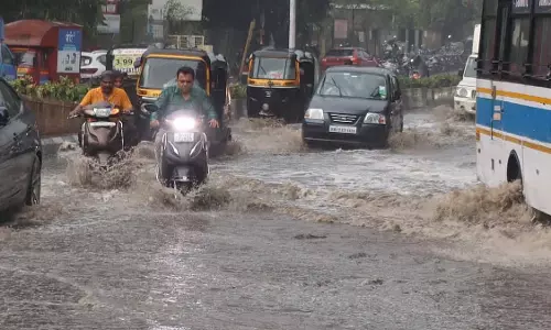Mumbai : बीएमसी जल निकासी क्षमता को 120 मिमी तक बढ़ाएगी Mumbai : बीएमसी जल निकासी क्षमता को 120 मिमी तक बढ़ाएगी