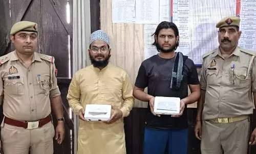 Bareilly: धमकाने के आरोपी हैदरी दल के दो सदस्यों को पुलिस ने भेजा जेल Bareilly: धमकाने के आरोपी हैदरी दल के दो सदस्यों को पुलिस ने भेजा जेल