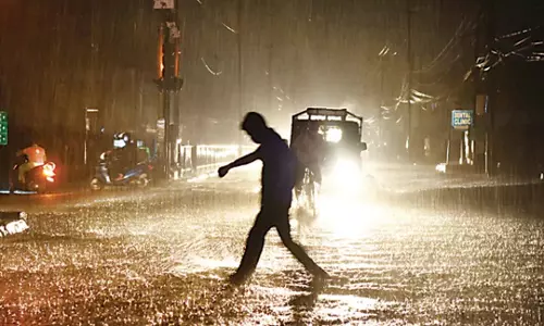 Odisha : गर्म और उमस भरे मौसम से राहत मिलने की संभावना Odisha : गर्म और उमस भरे मौसम से राहत मिलने की संभावना