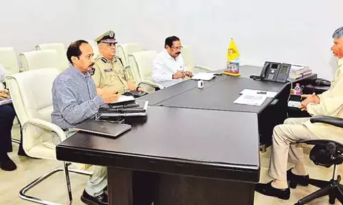Andhra : पुलिस को पूरी आज़ादी देकर 100 प्रतिशत बदलाव लाएँ Andhra : पुलिस को पूरी आज़ादी देकर 100 प्रतिशत बदलाव लाएँ
