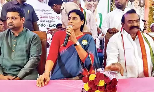 YS Sharmila : जगन और भारती के लिए माफी मांगना इतना कठिन क्यों है?