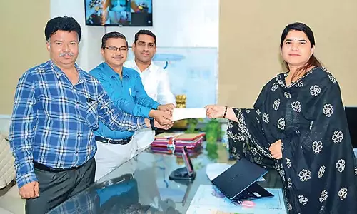 Andhra : पवन कल्याण ने रुपये का दान दिया