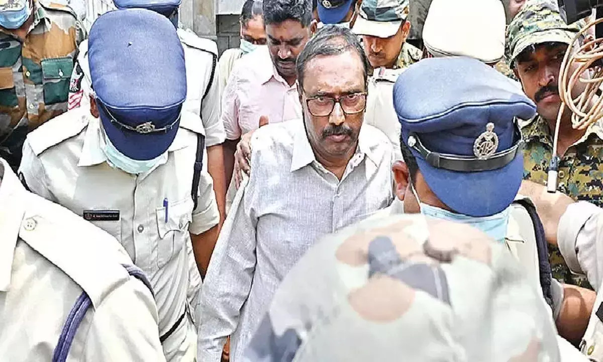 Andhra: कोम्मिनेनी को 14 दिन की रिमांड Andhra: कोम्मिनेनी को 14 दिन की रिमांड