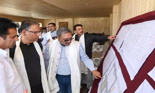 Jammu: उच्च न्यायालय के न्यायाधीशों का प्रतिनिधिमंडल न्यायिक बुनियादी ढांचे की समीक्षा की Jammu: उच्च न्यायालय के न्यायाधीशों का प्रतिनिधिमंडल न्यायिक बुनियादी ढांचे की समीक्षा की