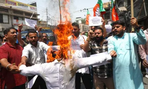 नायब तहसीलदार परीक्षा में उर्दू अनिवार्यता से Jammu में आक्रोश