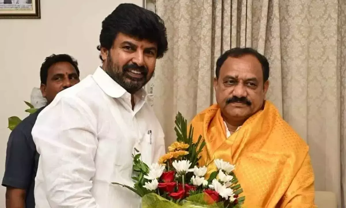 Telangana: संजीव मुदिराज ने महेश कुमार गौड़ को धन्यवाद दिया Telangana: संजीव मुदिराज ने महेश कुमार गौड़ को धन्यवाद दिया