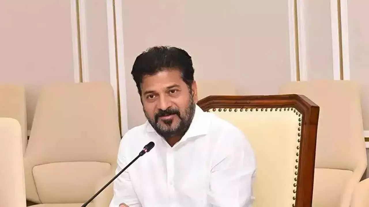 Telangana: मुख्यमंत्री ने विभागों को अंतिम रूप देने के लिए कांग्रेस आलाकमान के साथ विचार-विमर्श किया Telangana: मुख्यमंत्री ने विभागों को अंतिम रूप देने के लिए कांग्रेस आलाकमान के साथ विचार-विमर्श किया