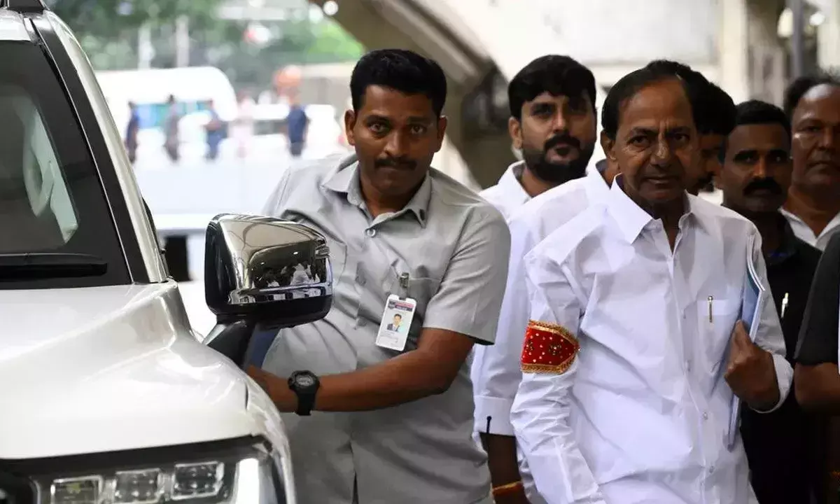 Telangana: पूर्व सीएम केसीआर कलेश्वरम आयोग के समक्ष पेश हुए