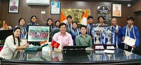 कामले डीए ने HDMT की सफलता के लिए वॉलीबॉल टीमों को सम्मानित किया