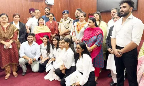 JU लॉ स्कूल ने वास्तविक दुनिया के कानूनी कौशल को बढ़ावा देने के लिए क्लाइंट काउंसलिंग प्रतियोगिता आयोजित की JU लॉ स्कूल ने वास्तविक दुनिया के कानूनी कौशल को बढ़ावा देने के लिए क्लाइंट काउंसलिंग प्रतियोगिता आयोजित की