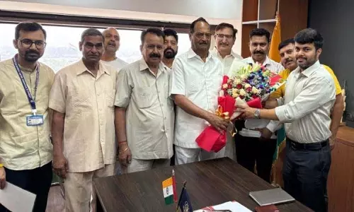 JKDFA प्रतिनिधिमंडल ने JMC आयुक्त से मुलाकात की JKDFA प्रतिनिधिमंडल ने JMC आयुक्त से मुलाकात की