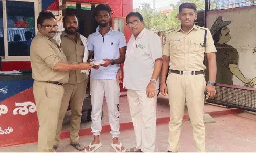 RTC बस कंडक्टर और ड्राइवर जिन्होंने दिखाई ईमानदारी