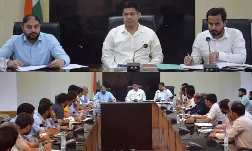 DC पुंछ ने राजस्व विभाग के कामकाज की समीक्षा की DC पुंछ ने राजस्व विभाग के कामकाज की समीक्षा की