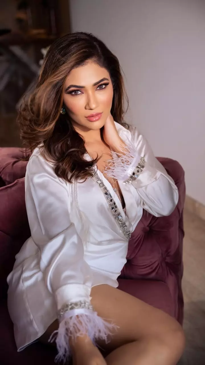 Ridhima Pandit का हॉट फोटोशूट