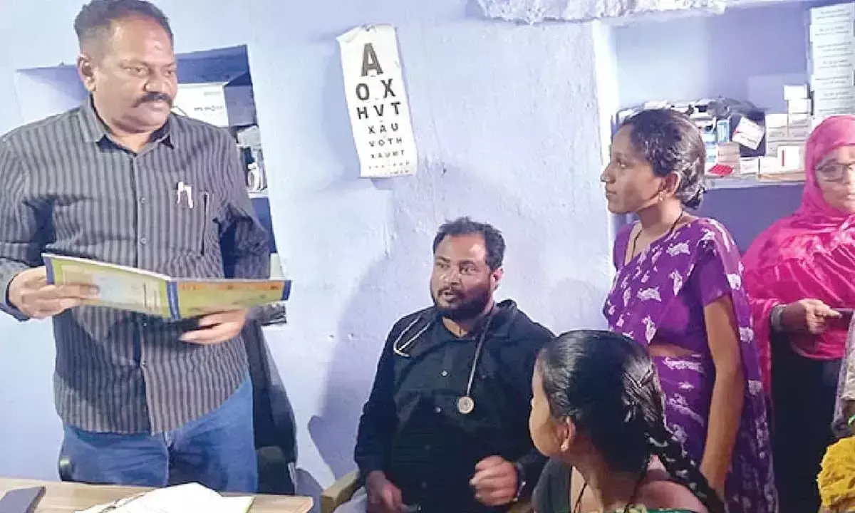 पोलाकल पीएचसी में मोबाइल चिकित्सा शिविर का निरीक्षण किया गया पोलाकल पीएचसी में मोबाइल चिकित्सा शिविर का निरीक्षण किया गया