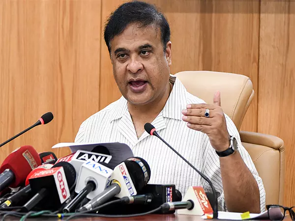 असम CM ने कहा- PM Modi के नेतृत्व में अभूतपूर्व उपलब्धि सामाजिक सुरक्षा बढ़कर 64.3 प्रतिशत हो गई असम CM ने कहा- PM Modi के नेतृत्व में अभूतपूर्व उपलब्धि सामाजिक सुरक्षा बढ़कर 64.3 प्रतिशत हो गई