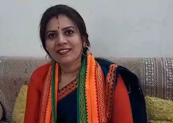 कांग्रेस नेत्री बीजेपी में शामिल, हाल ही में जीती है पार्षद चुनाव कांग्रेस नेत्री बीजेपी में शामिल, हाल ही में जीती है पार्षद चुनाव