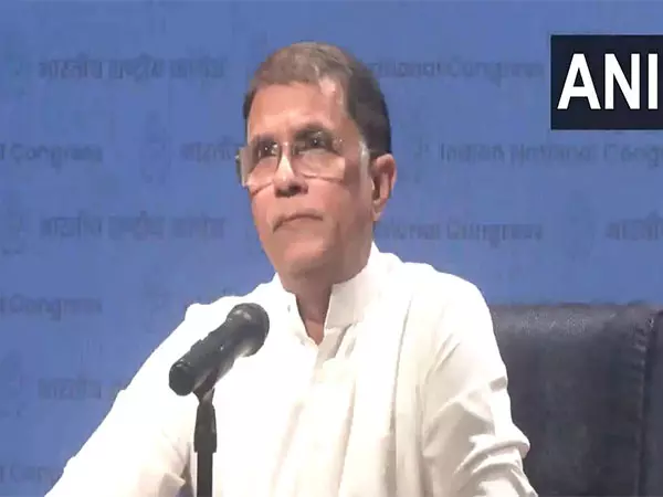 Congress पवन खेड़ा ने सरकार पर चुनाव दस्तावेजों तक जनता की पहुंच को प्रतिबंधित करने का आरोप लगाया Congress पवन खेड़ा ने सरकार पर चुनाव दस्तावेजों तक जनता की पहुंच को प्रतिबंधित करने का आरोप लगाया