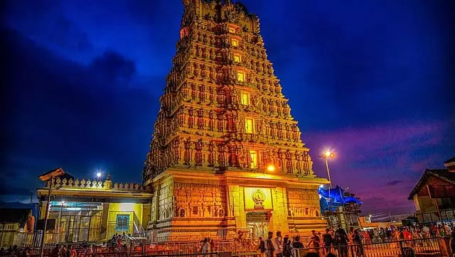 आषाढ़ शुक्रवार: चामुंडेश्वरी दर्शन के लिए 2000 रुपये में विशेष टिकट आषाढ़ शुक्रवार: चामुंडेश्वरी दर्शन के लिए 2000 रुपये में विशेष टिकट