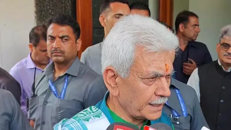 एलजी सिन्हा ने अमरनाथ यात्रा के बुनियादी ढांचे को समय पर पूरा करने पर जोर दिया एलजी सिन्हा ने अमरनाथ यात्रा के बुनियादी ढांचे को समय पर पूरा करने पर जोर दिया