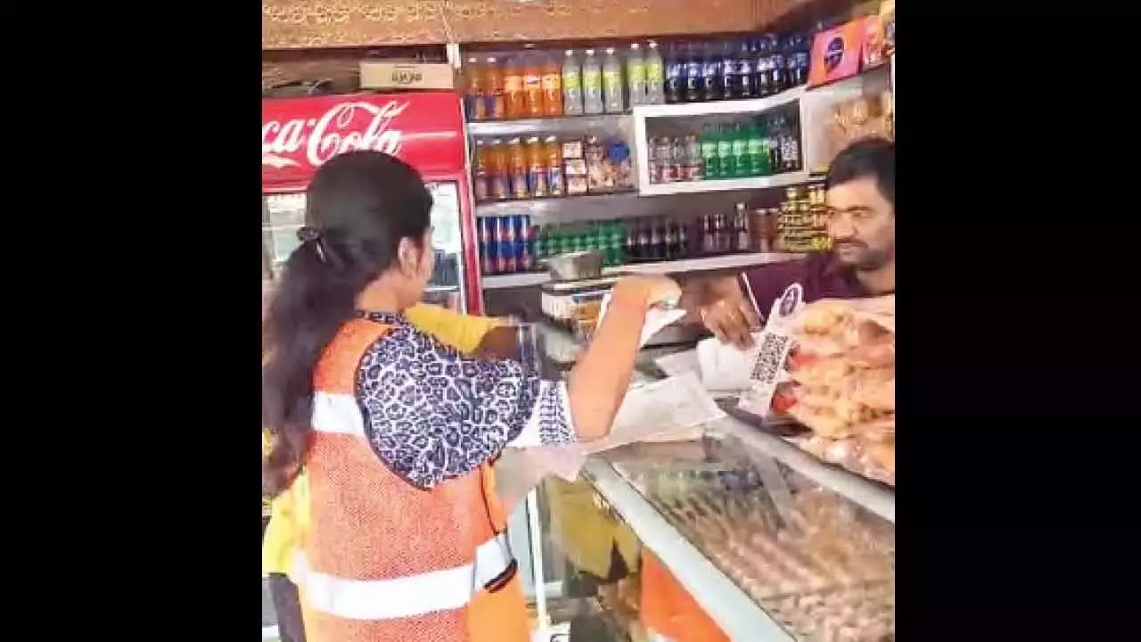 Hyderabad में मिठाई की दुकानों के खिलाफ GHMC ने कार्रवाई कर दी तेज Hyderabad में मिठाई की दुकानों के खिलाफ GHMC ने कार्रवाई कर दी तेज