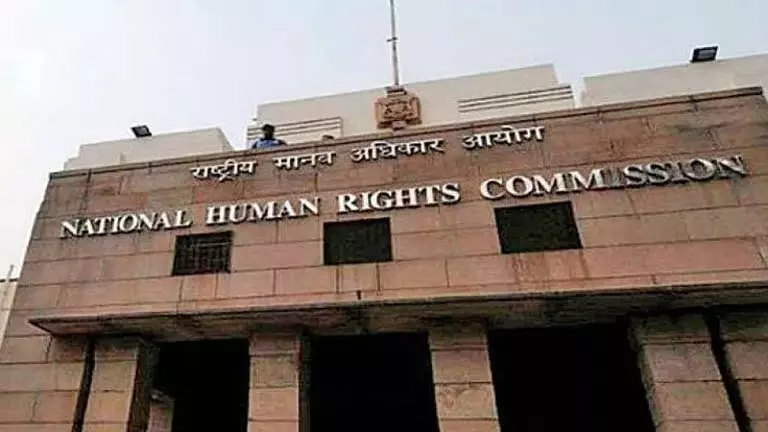 NHRC ने महिला विरोधी टिप्पणी के लिए साक्षी टीवी पर मामला दर्ज किया NHRC ने महिला विरोधी टिप्पणी के लिए साक्षी टीवी पर मामला दर्ज किया