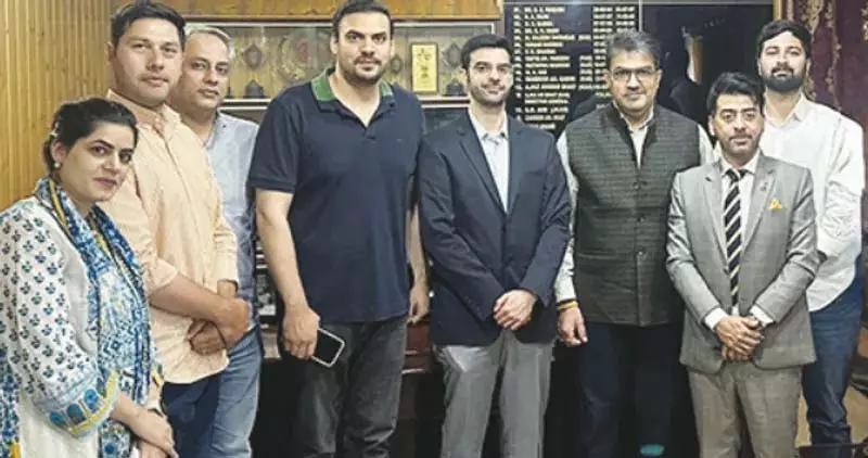 CII J&K प्रतिनिधिमंडल ने बागवानी निदेशक से मुलाकात कर क्षेत्रीय संबंधों को मजबूत किया CII J&K प्रतिनिधिमंडल ने बागवानी निदेशक से मुलाकात कर क्षेत्रीय संबंधों को मजबूत किया