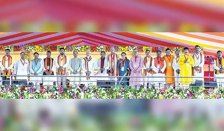 नया ट्रैक, मिले-जुले संकेत: Majhi सरकार के 365 दिन नया ट्रैक, मिले-जुले संकेत: Majhi सरकार के 365 दिन