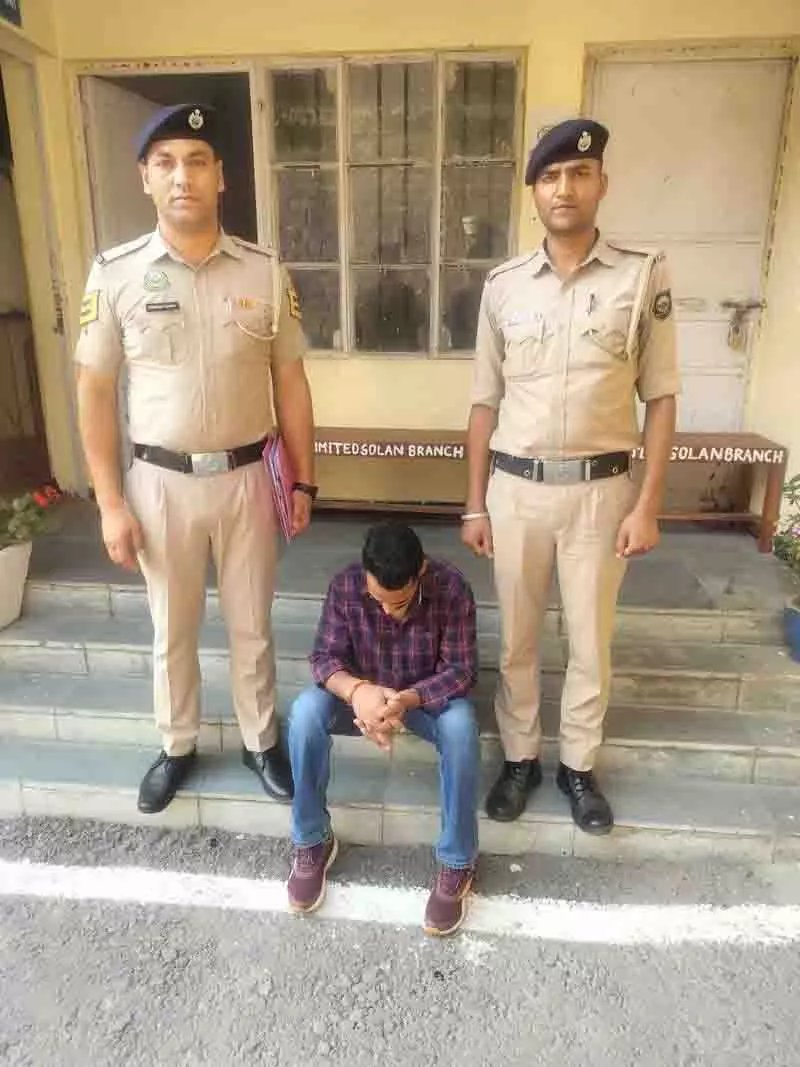 Solan Police ने मादक पदार्थ के अपराधियों पर शिकंजा कसते हुए निवारक गिरफ्तारियां कीं Solan Police ने मादक पदार्थ के अपराधियों पर शिकंजा कसते हुए निवारक गिरफ्तारियां कीं