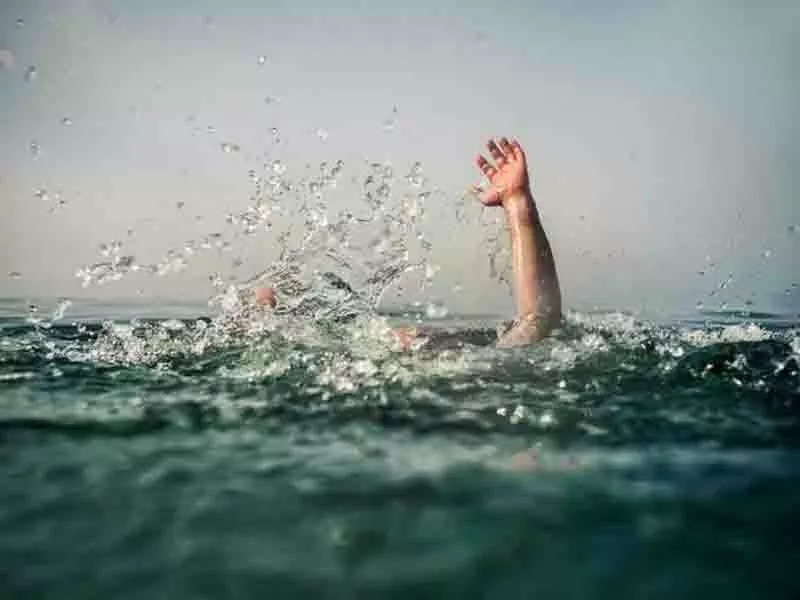 Mandi: नदी में डूबकर व्यक्ति की मौत Mandi: नदी में डूबकर व्यक्ति की मौत