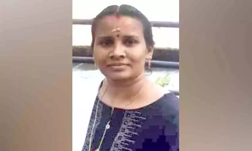 वित्तीय अनियमितताओं की सतर्कता जांच; CDS अध्यक्ष ने इस्तीफा दिया वित्तीय अनियमितताओं की सतर्कता जांच; CDS अध्यक्ष ने इस्तीफा दिया