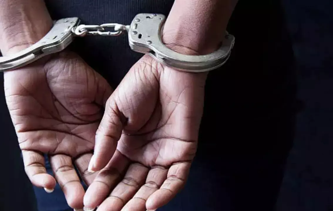 Faridabad: पारिवारिक विवाद बना जानलेवा, साले की हत्या में जीजा पकड़ा गया Faridabad: पारिवारिक विवाद बना जानलेवा, साले की हत्या में जीजा पकड़ा गया