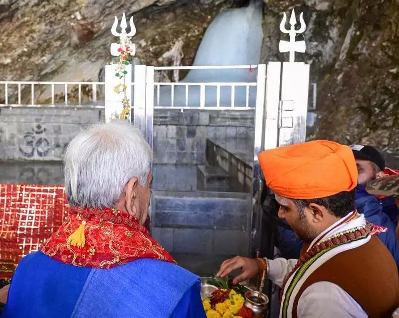 अमरनाथ यात्रा के लिए फुलप्रूफ सुरक्षा व्यवस्था की: L-G Sinha अमरनाथ यात्रा के लिए फुलप्रूफ सुरक्षा व्यवस्था की: L-G Sinha