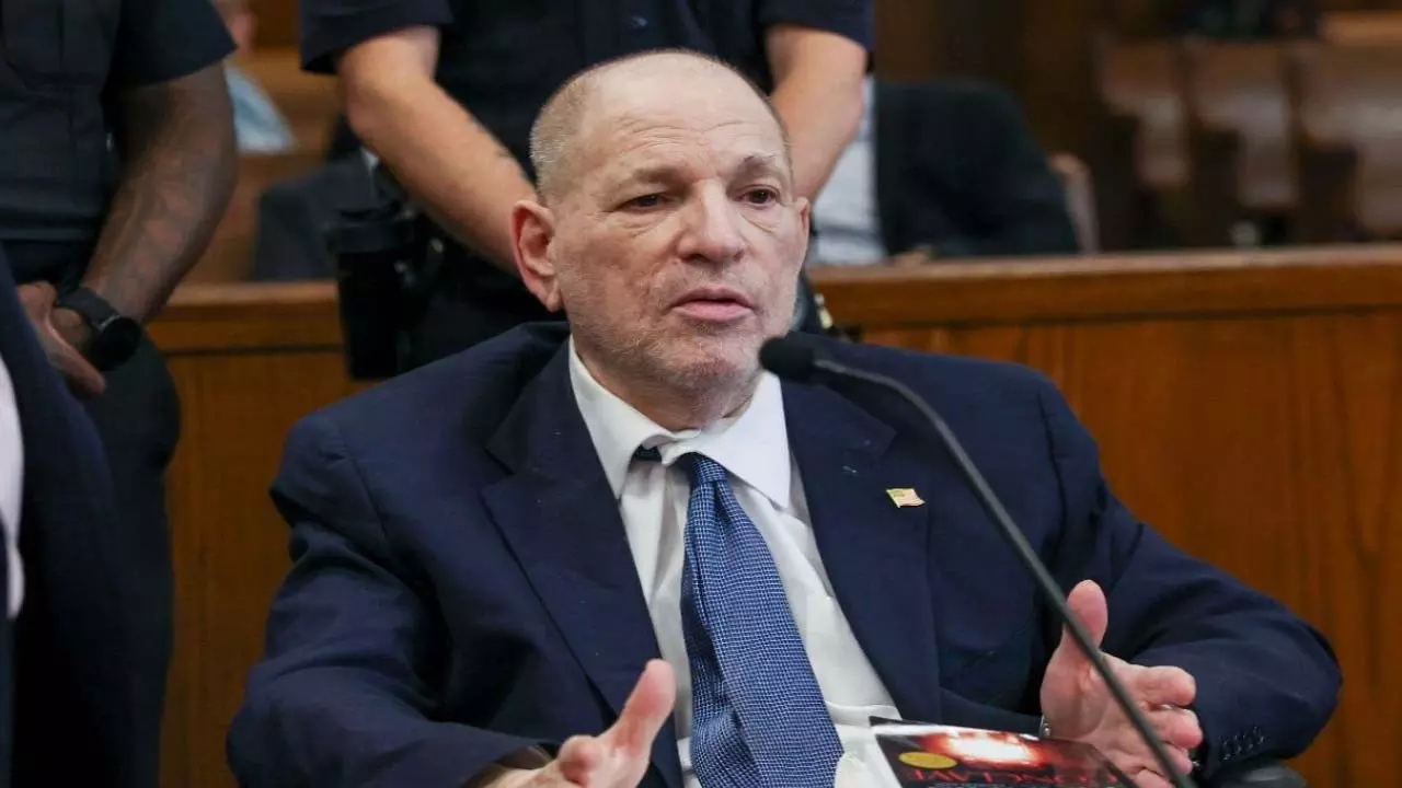 Harvey Weinstein को प्रथम श्रेणी के आपराधिक यौन कृत्य का दोषी पाया गया Harvey Weinstein को प्रथम श्रेणी के आपराधिक यौन कृत्य का दोषी पाया गया