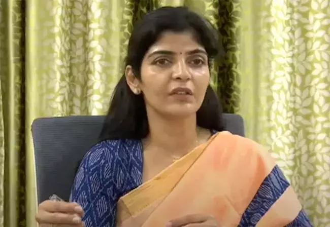 छात्र की हत्या की जांच जारी : Rayapati Shailaja छात्र की हत्या की जांच जारी : Rayapati Shailaja