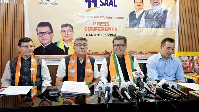 Sikkim : प्रधानमंत्री मोदी के नेतृत्व में बीई ने ऐतिहासिक परिवर्तन देखा: मार्गेरिटा Sikkim : प्रधानमंत्री मोदी के नेतृत्व में बीई ने ऐतिहासिक परिवर्तन देखा: मार्गेरिटा