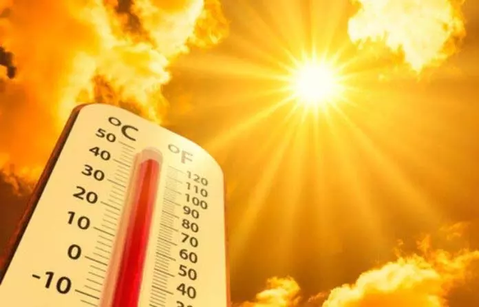 J&K भीषण गर्मी की चपेट में, जम्मू का तापमान 44.7, सांबा का 46.8 डिग्री पहुंचा J&K भीषण गर्मी की चपेट में, जम्मू का तापमान 44.7, सांबा का 46.8 डिग्री पहुंचा