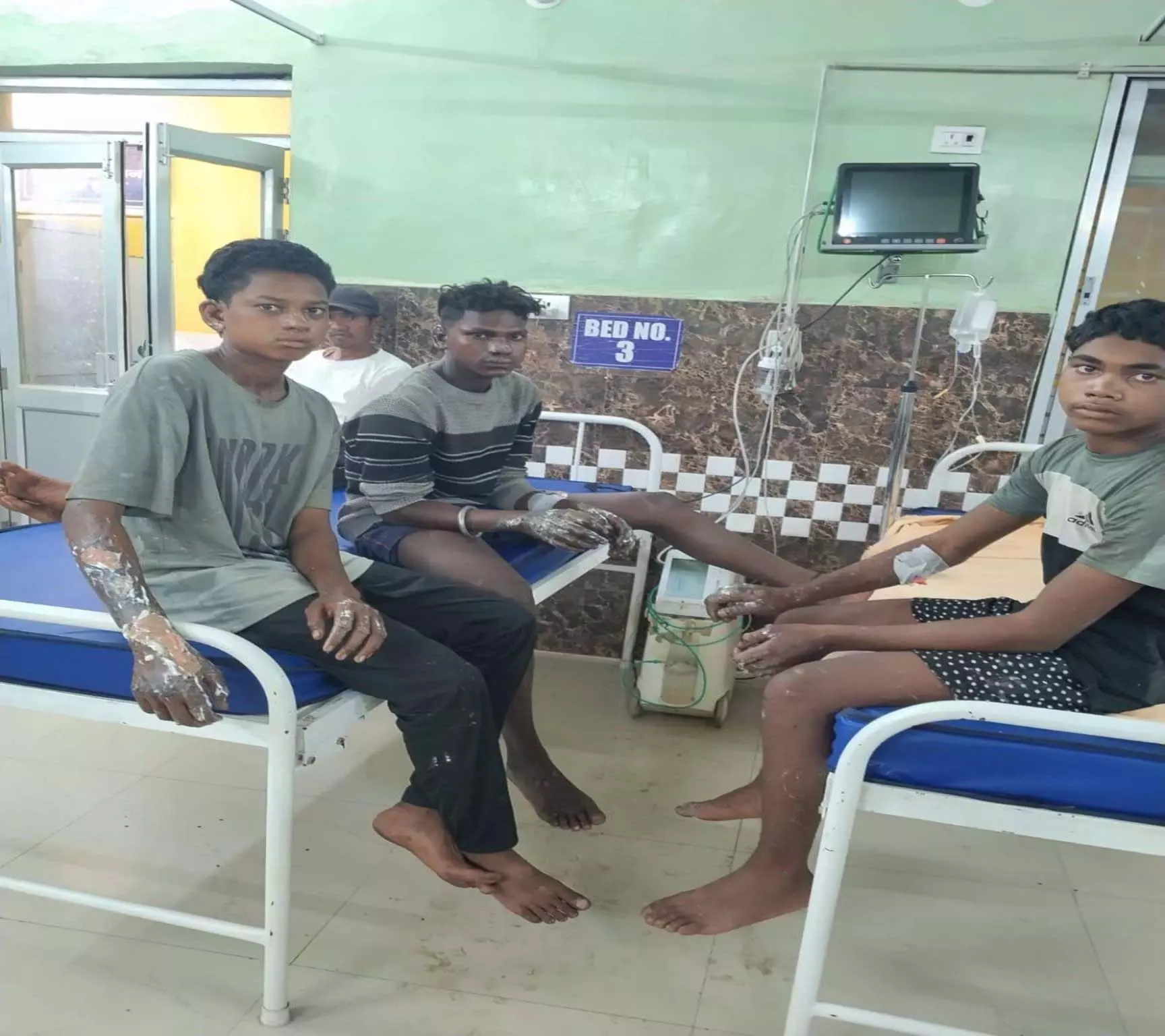 CG BREAKING: स्कूल में लगी आग, नाबालिग आए चपेट में CG BREAKING: स्कूल में लगी आग, नाबालिग आए चपेट में