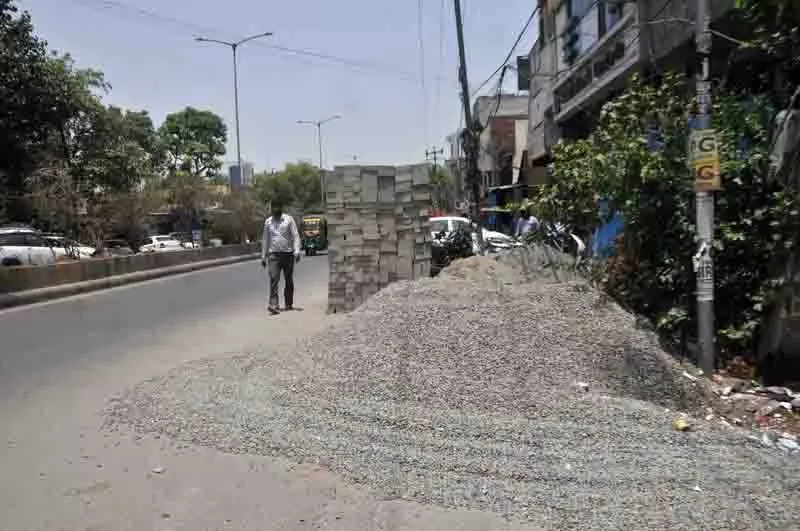 अतिक्रमण ने MC के दावे को झूठा साबित कर दिया अतिक्रमण ने MC के दावे को झूठा साबित कर दिया