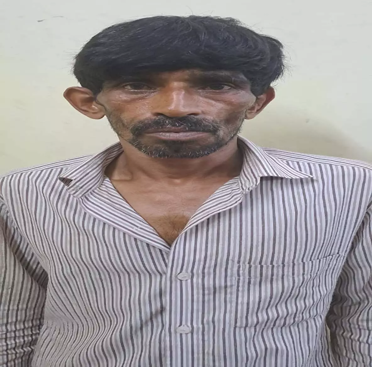 रायपुर में गांजा बेचते अज्जू गिरफ्तार रायपुर में गांजा बेचते अज्जू गिरफ्तार