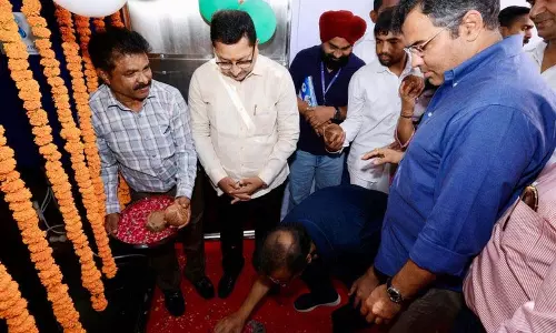 परवेश ने दरियागंज में मुफ्त वाटर एटीएम का उद्घाटन किया परवेश ने दरियागंज में मुफ्त वाटर एटीएम का उद्घाटन किया