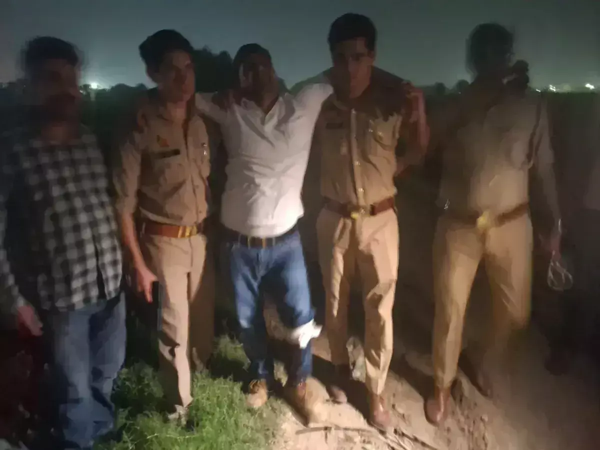 Ghaziabad में एनकाउंटर, सौरभ हत्याकांड का आरोपी घायल अवस्था में गिरफ्तार Ghaziabad में एनकाउंटर, सौरभ हत्याकांड का आरोपी घायल अवस्था में गिरफ्तार