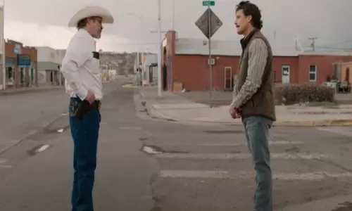Joaquin Phoenix, पेड्रो पास्कल की एडिंगटन का ट्रेलर रिलीज़