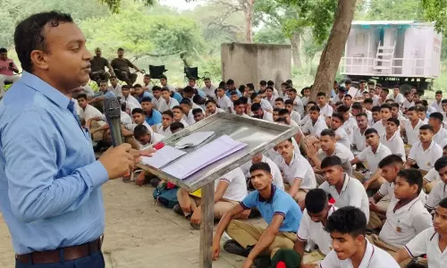 Farrukhabad: एनसीसी कैंप में रोजगार और स्वास्थ्य पर हुई विशेष कार्यशाला