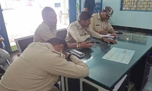 टंगिया-डंडे से वन विभाग की टीम पर हमला, पहुंची थी अतिक्रमण हटाने टंगिया-डंडे से वन विभाग की टीम पर हमला, पहुंची थी अतिक्रमण हटाने